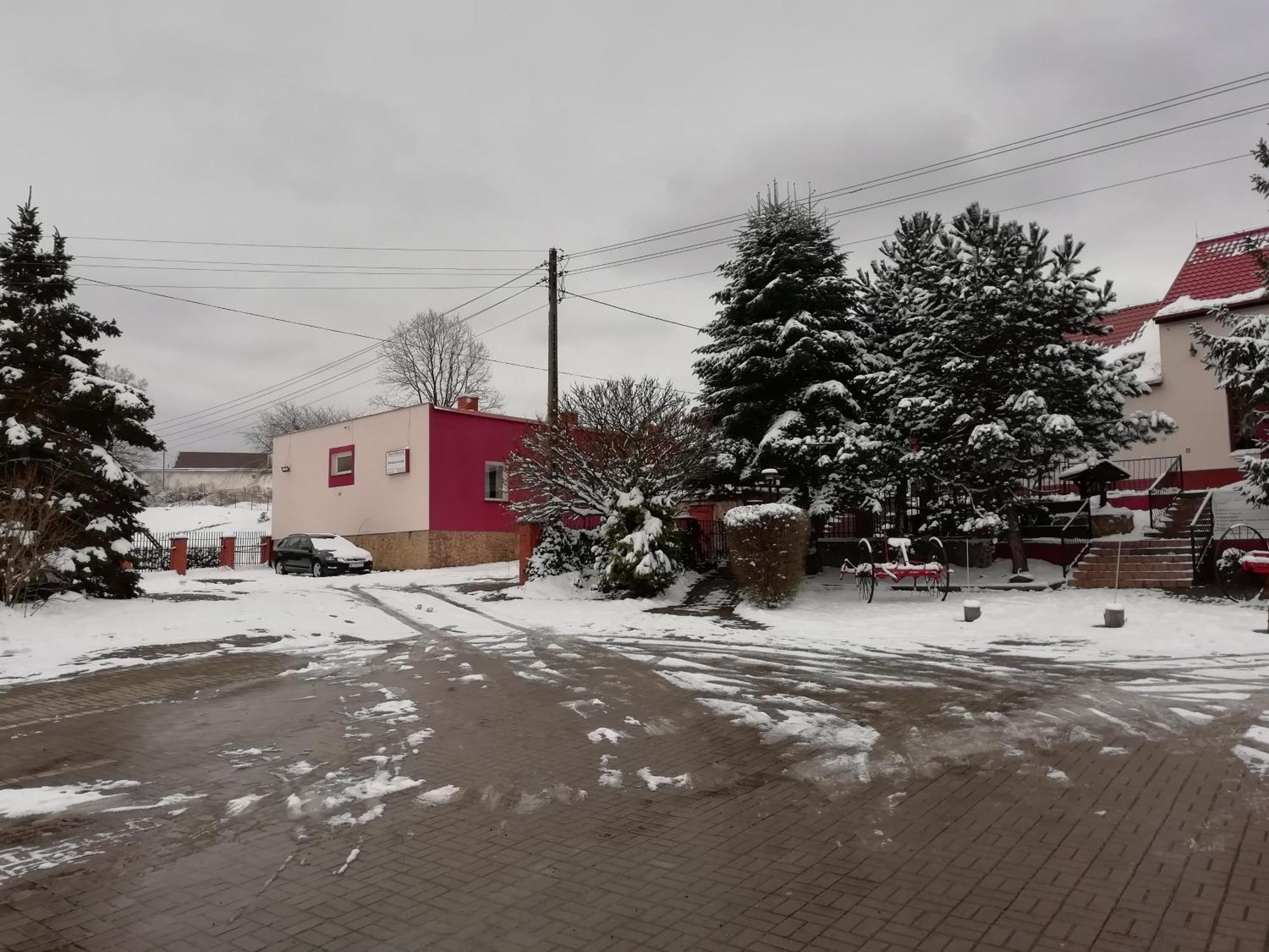 Zajazd Валбжих Екстер'єр фото